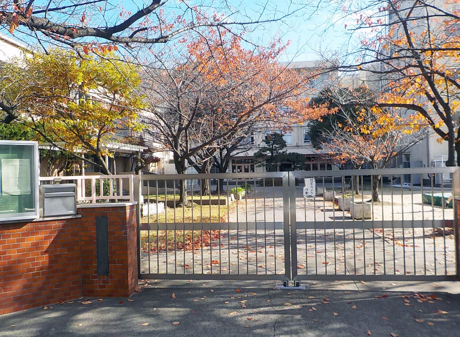 栗島中学校